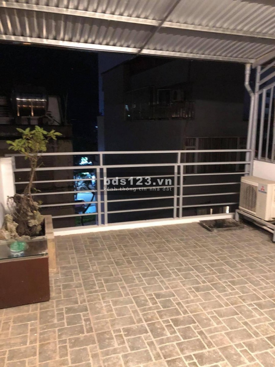 Đẳng cấp Tây Hồ, ngõ 342 Lạc Long Quân, 5 tầng, 7 ngủ dt 52m2 mt 4m. giá 5.95 tỷ