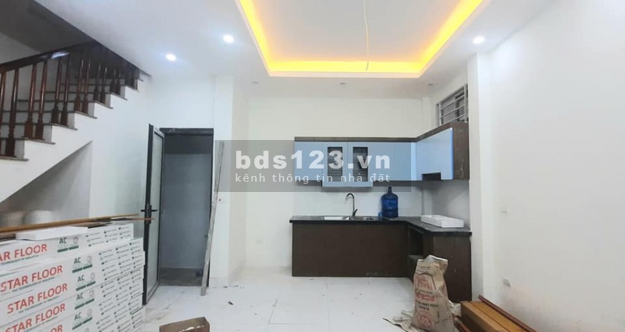 Bán nhà nguyên căn đúc Quận Tây Hồ Lạc Long Quân nhà phân lô giá 3.6tỷ