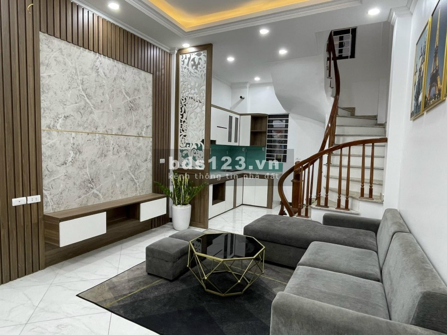 Bán nhà phân lô phố Bùi Huy Bích, Quận ủy Hoàng Mai, 30m*5T, Mt 3.8m, 3.35 tỷ