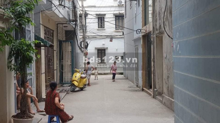 Bán nhà nguyên căn đường Lê Trọng Tấn, gara ô tô, dt 36m2, 4 tầng, chỉ 3.5 tỷ hơn