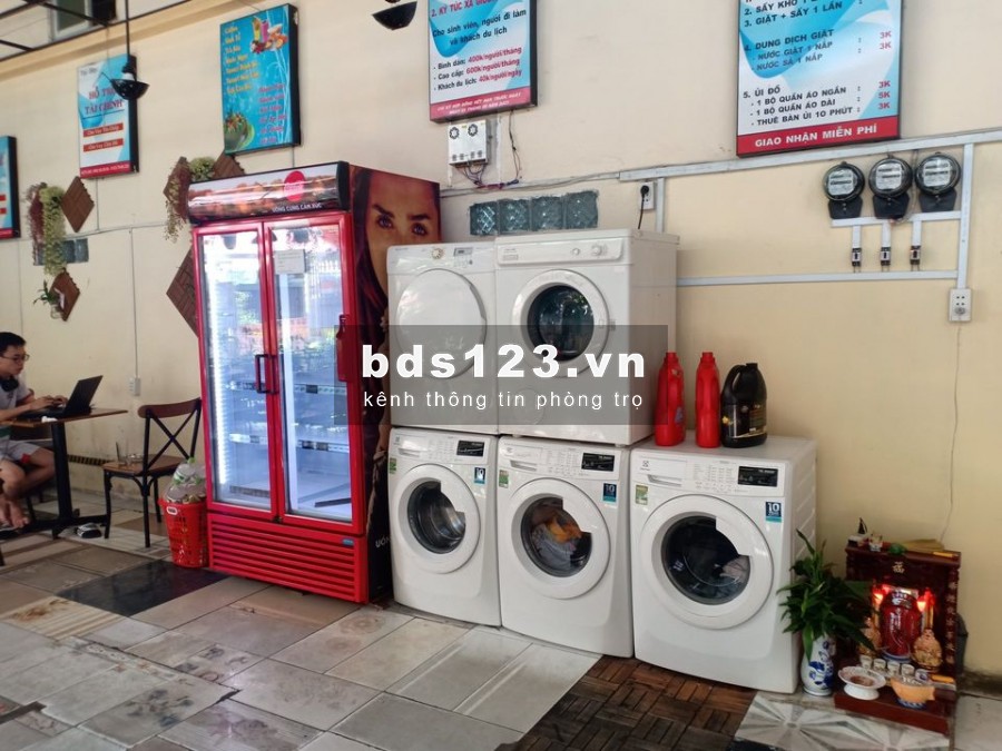 QUẬN 7 Cho thuê Phòng có ban công, máy lạnh giá 3tr/tháng ở Nguyễn Thị Thập