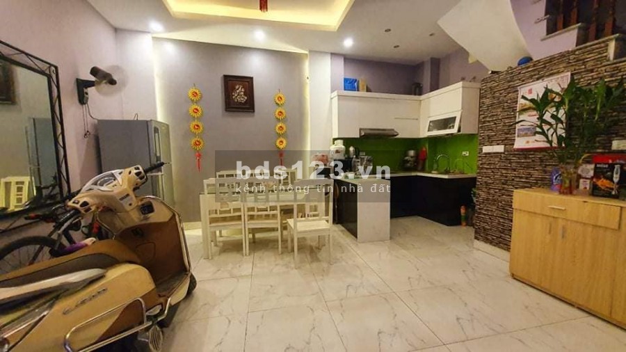 Bán nhà nguyên căn đường Lê Trọng Tấn, gara ô tô, dt 36m2, 4 tầng, chỉ 3.5 tỷ hơn