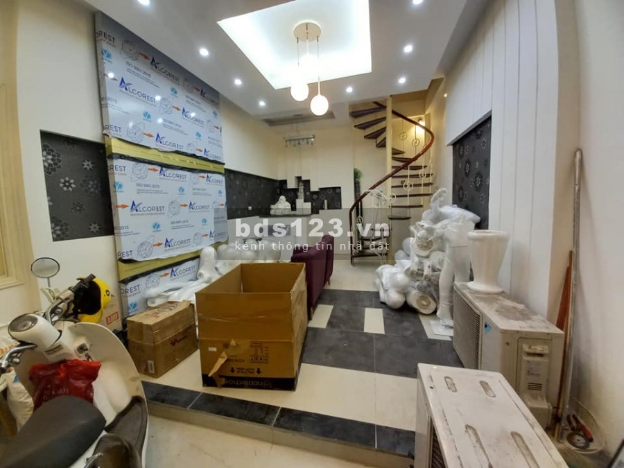 Bán gấp nhà Ngõ phố Tôn đức Thắng, ô tô cách 30m, 30/36m2, giá chỉ 3,45tỷ.
