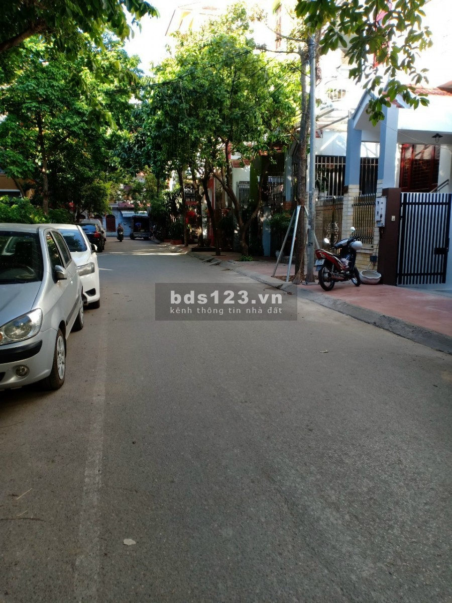 Chính chủ cần bán nhà liền kề KĐT Bắc Hà, vị trí đắc địa, phong thủy tốt.