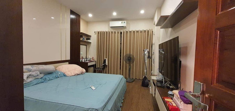 Bán Nhà riêng 7 tầng ở Cầu Giấy, Thang máy, ô tô vào nhà, chỉ với 7 tỷ
