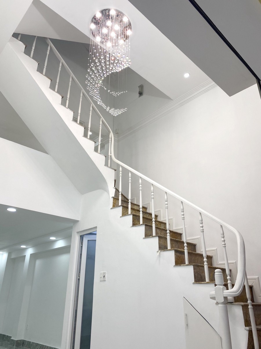 Nhà 3 tầng, hẻm xe tải tránh nhau, Âu Dương Lân Phường 3 Quận 8