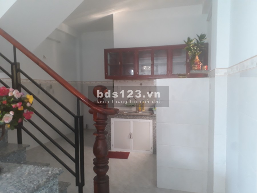 Bán nhà Nguyễn Suý, Tân Phú dt 46m2, 2 tầng đúc kiên cố, 3 pn, giá 3.3 tỷ