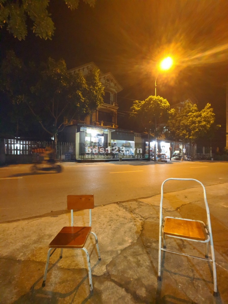 Đất Võ Chí Công, 65m2X5mMT. Lô góc. Khu vực toàn Đại gia. View Hồ Tây. Giá 11 tỷ.