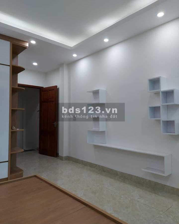 Nhà phân lô Kim Giang thông liền kề Hoàng Đạo Thành, ô tô, kinh doanh, dt 45m, 5 tầng, giá 4 tỷ