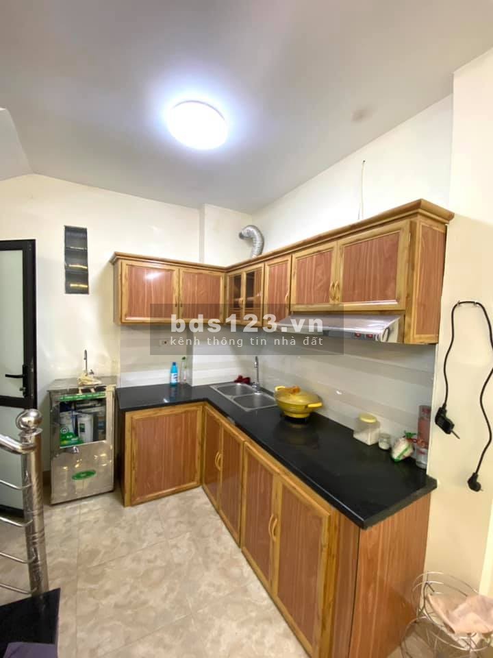 Bán nhà Lĩnh Nam, 35m2 x 4 tầng, mt 4m, vào ở ngay mặt ngõ thông rộng giá 1.95 tỷ