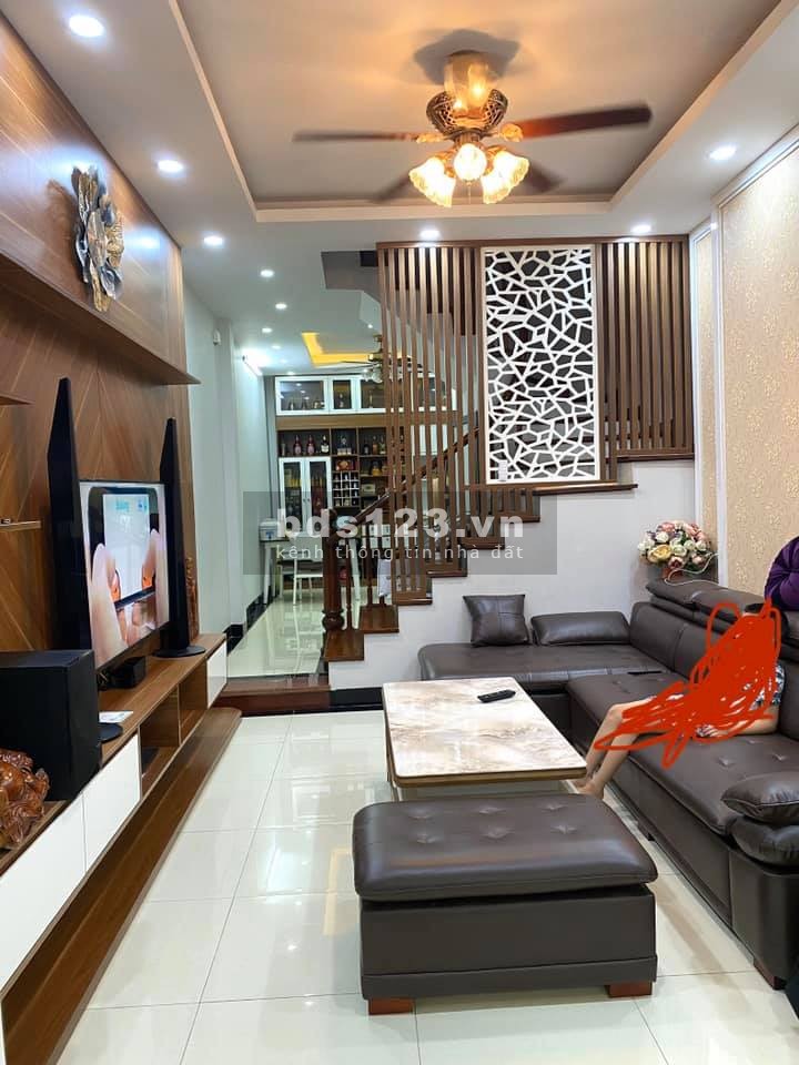 Bán nhà Bạch Đằng, nhà đẹp ở ngay, diện tích 35m2, giá 3.05 tỷ