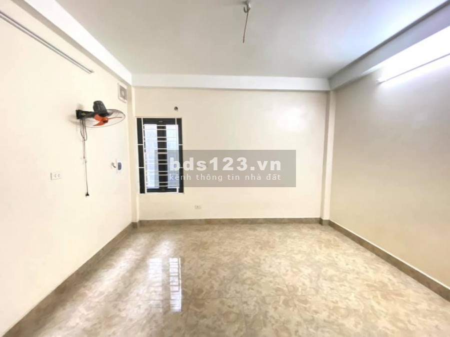 Bán nhà Lĩnh Nam, 35m2 x 4 tầng, mt 4m, vào ở ngay mặt ngõ thông rộng giá 1.95 tỷ
