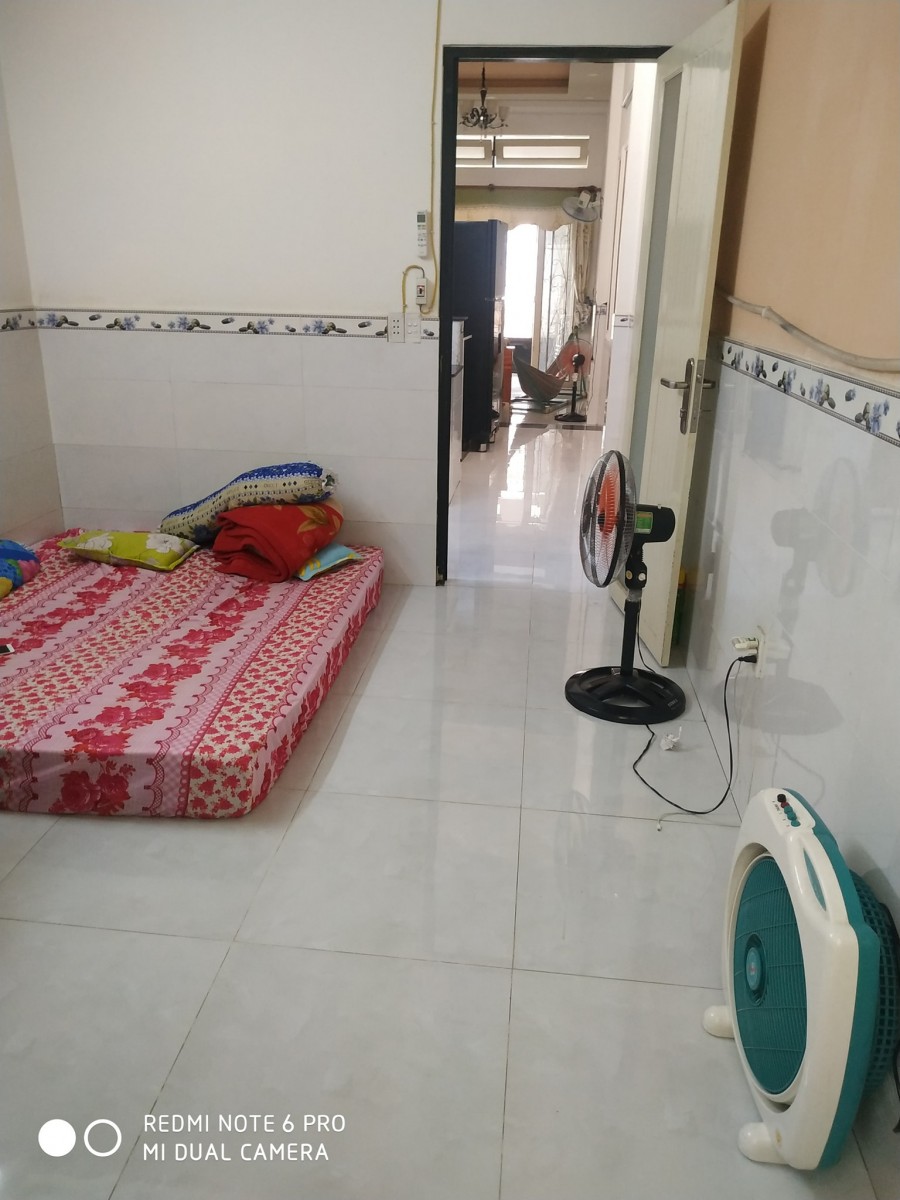 Nhà đẹp 51m2, shr, 2 tầng ngay chợ cầu đường Nguyễn Văn Quá, Quận 12, giá chỉ 2.85 tỷ