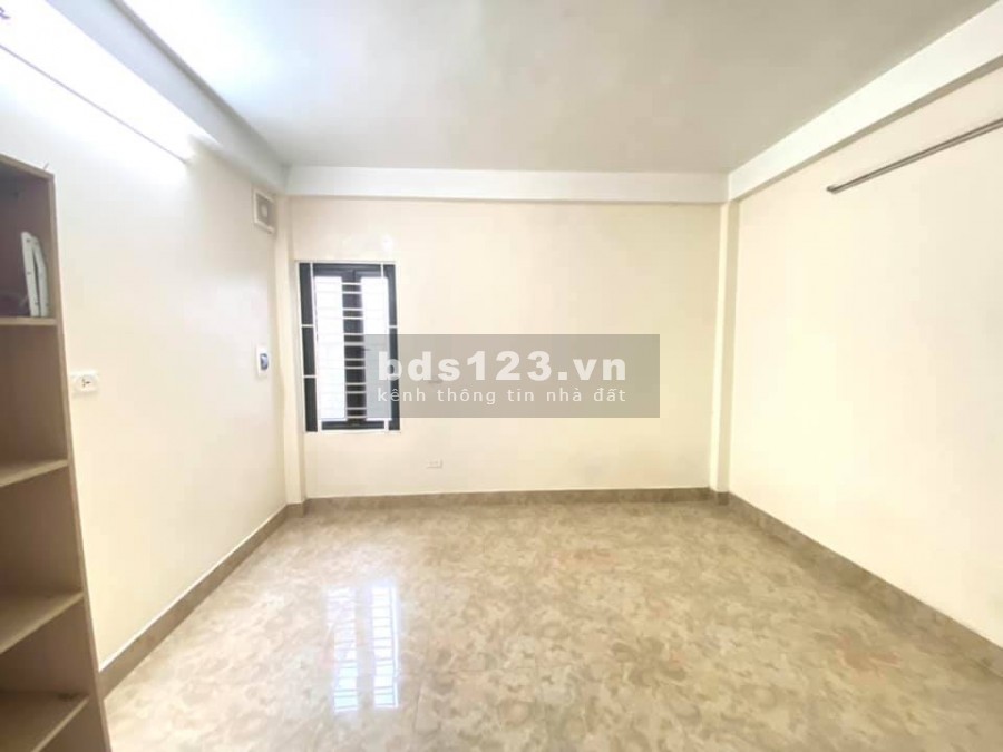 Bán nhà Lĩnh Nam, 35m2 x 4 tầng, mt 4m, vào ở ngay mặt ngõ thông rộng giá 1.95 tỷ