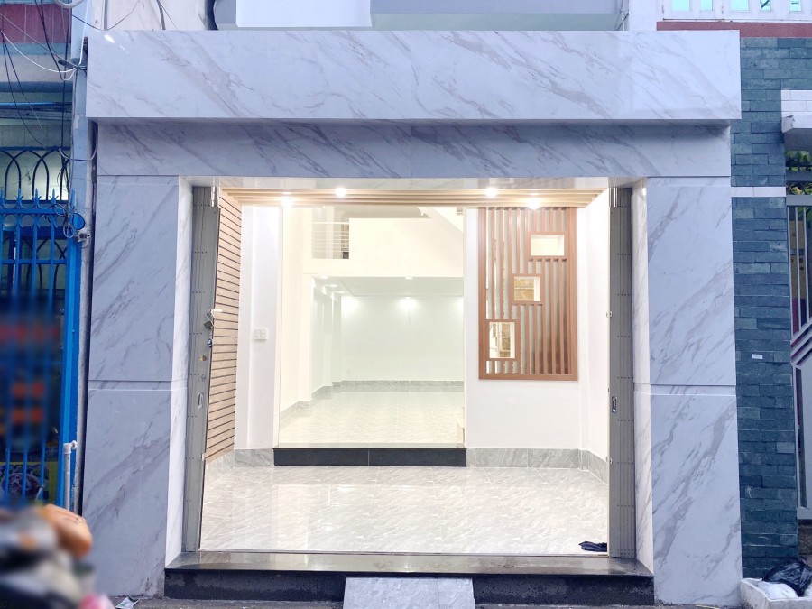 Nhà (4.3*13m, 2 lầu, mái che thang) hẻm VIP Âu Dương Lân P3 Q8
