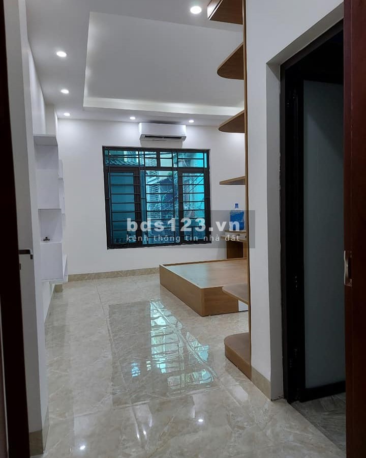 Nhà phân lô Kim Giang thông liền kề Hoàng Đạo Thành, ô tô, kinh doanh, dt 45m, 5 tầng, giá 4 tỷ