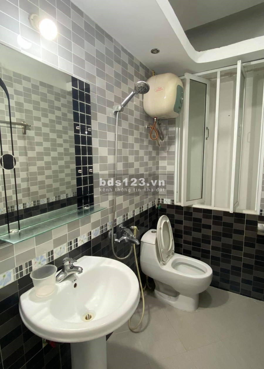 Nhà phân lô Kim Giang thông liền kề Hoàng Đạo Thành, ô tô, kinh doanh, dt 45m, 5 tầng, giá 4 tỷ