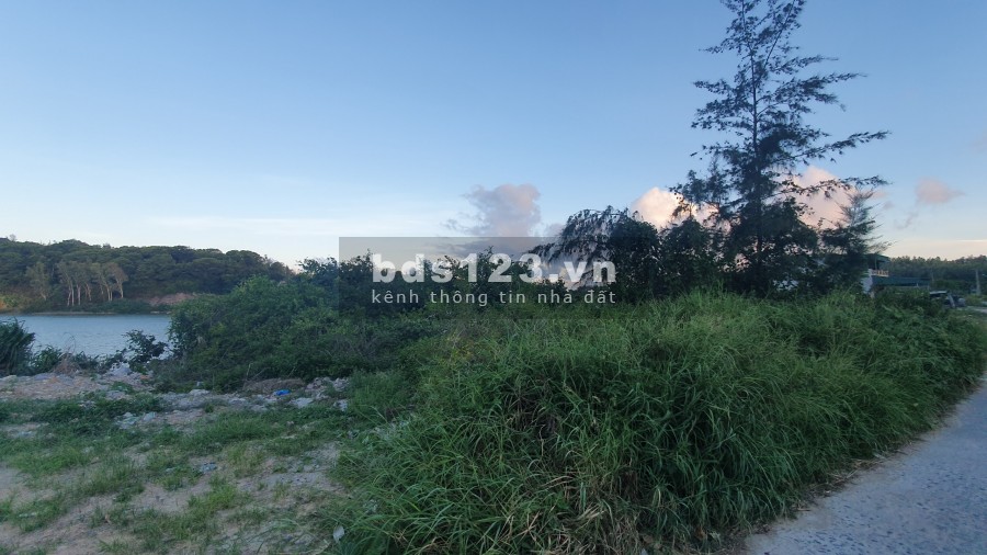 Đất Cô Tô full thổ cư, tài chính hơn 2 tỷ. View hồ và nhìn sang biển.