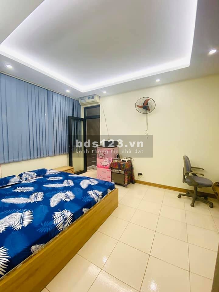 Bán nhà phố Bùi Xương Trạch, Thanh Xuân. Giá bán hợp lý, 42m2x5 tầng.