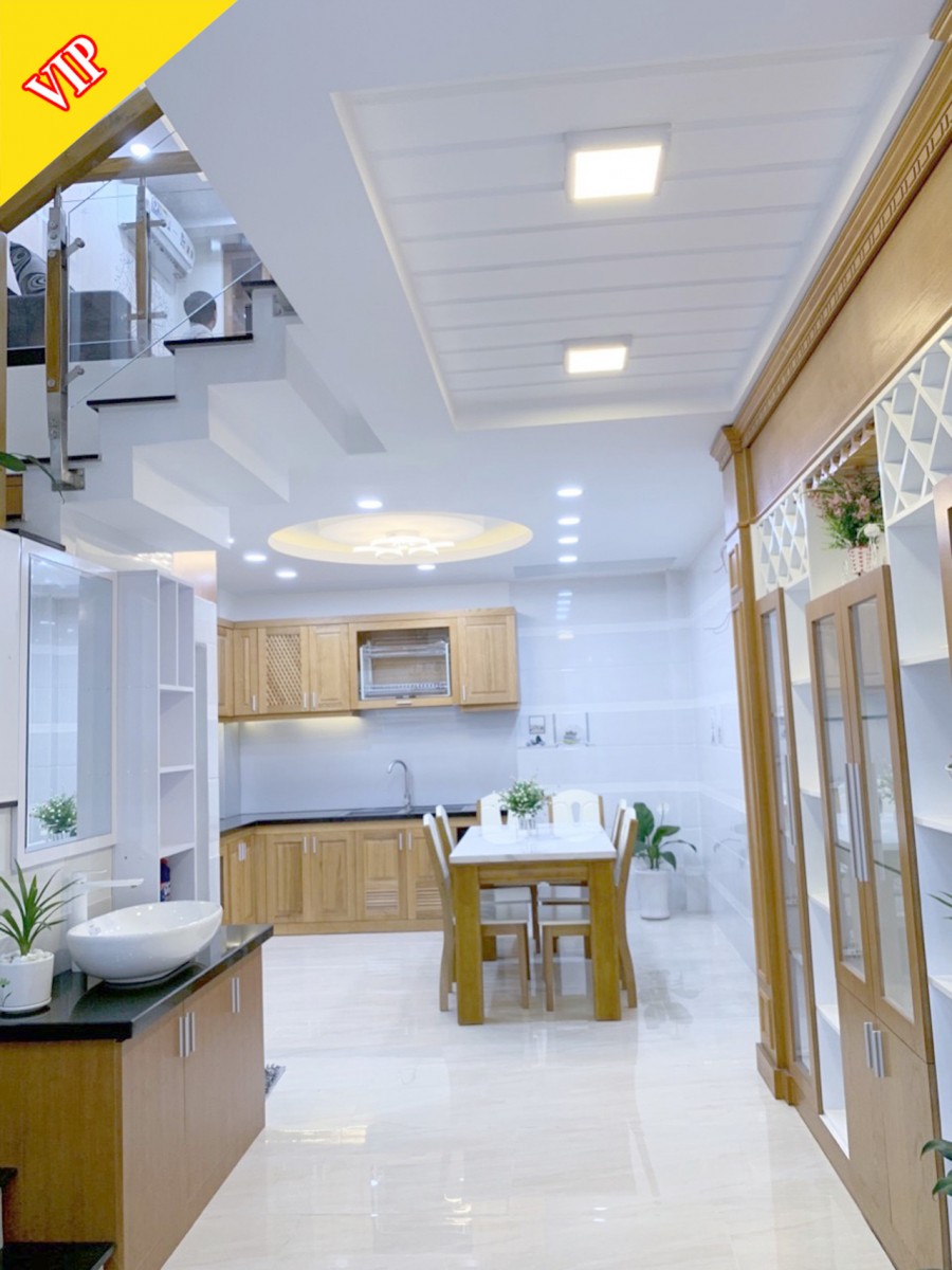 Bán nhà Quận 10 hẻm xe hơi, 4 tầng đúc, 5 phòng ngủ, 32m2 còn TL
