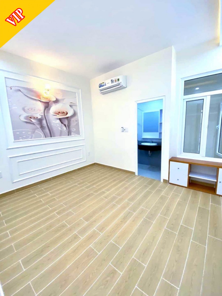 Bán nhà Quận 10 hẻm xe hơi, 4 tầng đúc, 5 phòng ngủ, 32m2 còn TL