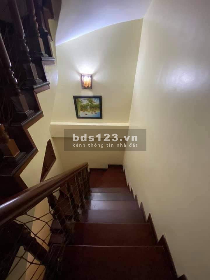 Bán nhà chính chủ Nguyễn Khánh Toàn, dt 42m2, 5 tầng, khu vực dân trí cao