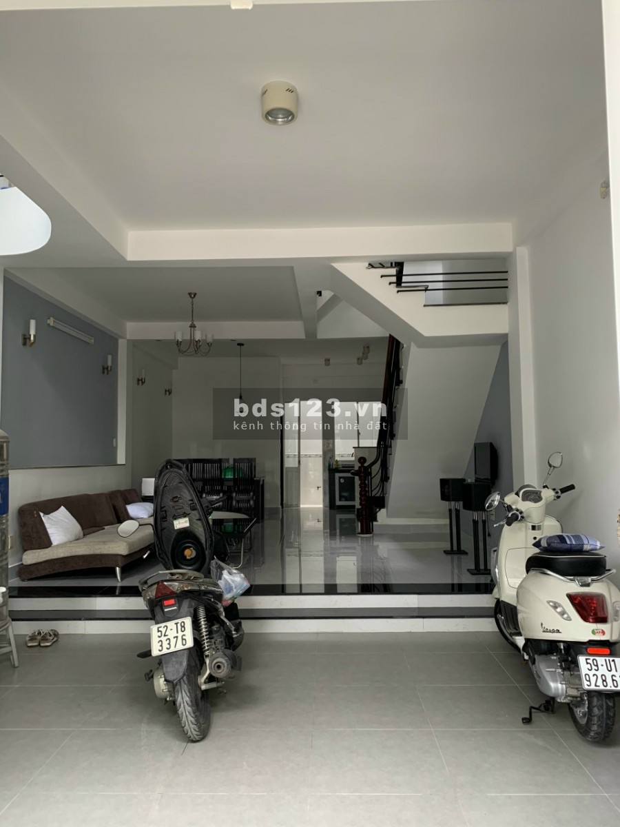Nhà 3 lầu đúc kiên cố khu dân cư Phú Mỹ, Hoàng Quốc Việt, Quận 7