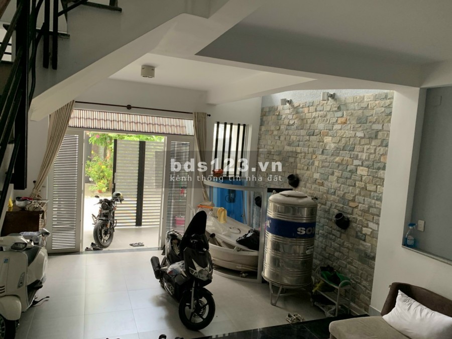 Nhà 3 lầu đúc kiên cố khu dân cư Phú Mỹ, Hoàng Quốc Việt, Quận 7