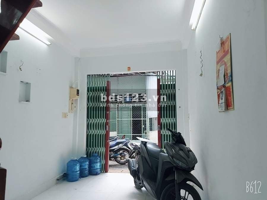 Nhà xinh hẻm đẹp giá hạt dẻ, Văn Cao Quận Tân Phú, giá chỉ 2.4 tỷ