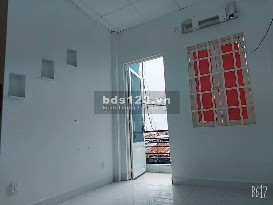 Nhà xinh hẻm đẹp giá hạt dẻ, Văn Cao Quận Tân Phú, giá chỉ 2.4 tỷ