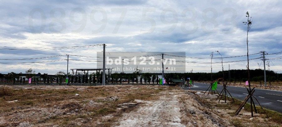 Bán đất KCN Chơn Thành diện tích 300m2 giá 540 triệu, sổ hồng riêng, thổ cư