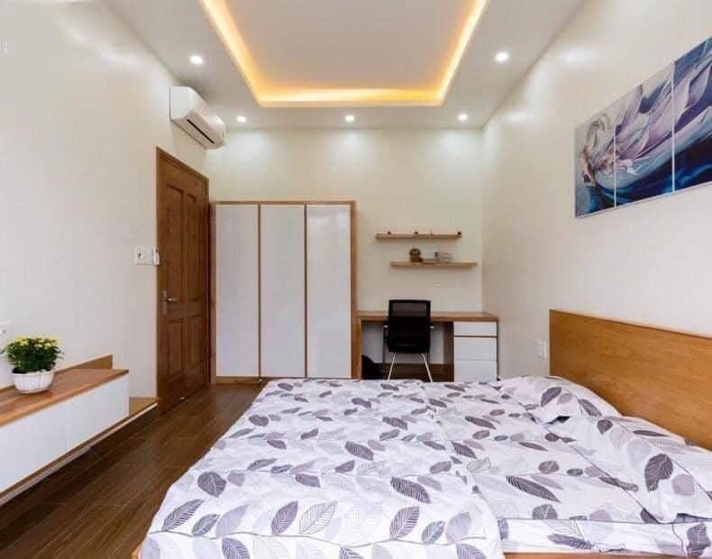 Chính chủ bán nhà trung tâm quận 10 trục đường chính CMT8