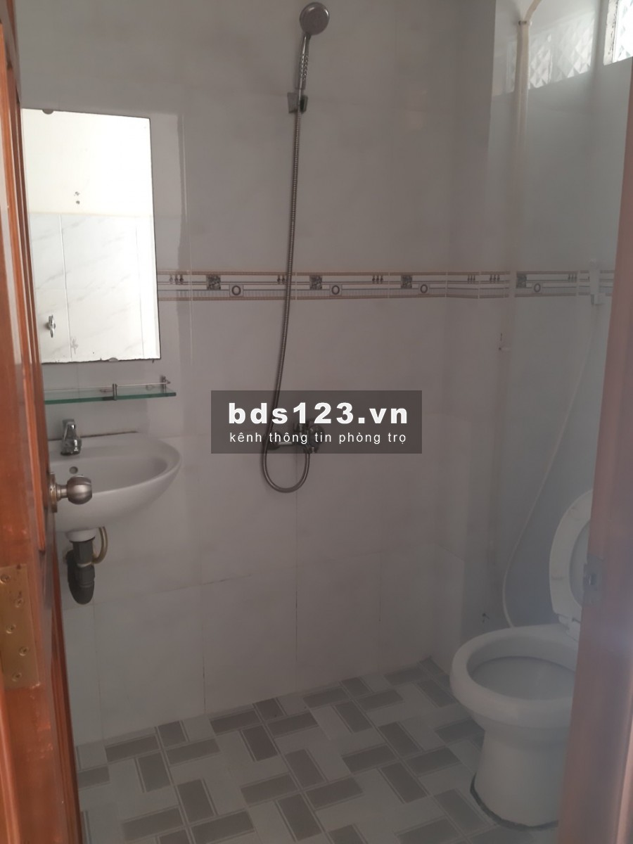 QUẬN 7 Cho thuê Phòng có ban công, máy lạnh giá 3tr/tháng ở Nguyễn Thị Thập