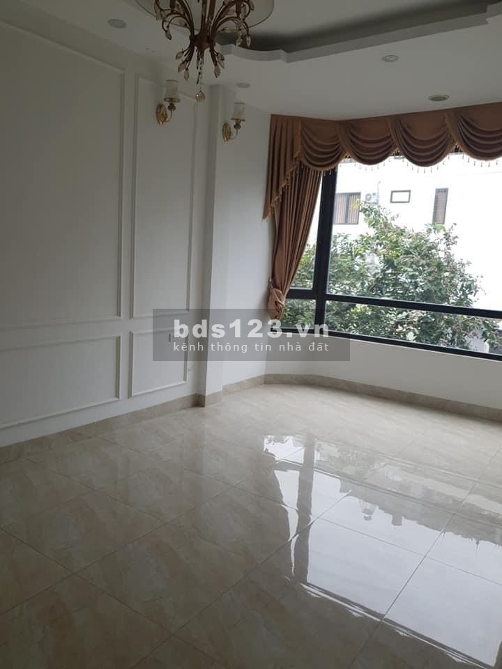 Cực hiếm Hoàng Quốc Việt phân lô, 35m2, 6 Tầng, MT 5m giá 6,2 tỷ