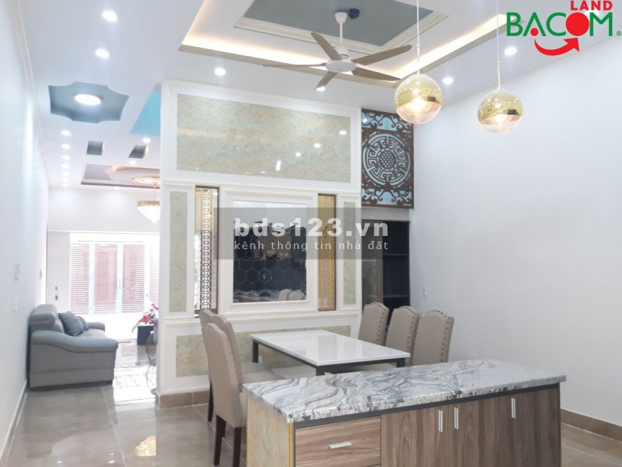 Nhà 1T1L shr full thổ cư đường 2 ô tô sát KDC Tân phong giá chỉ 4ty200
