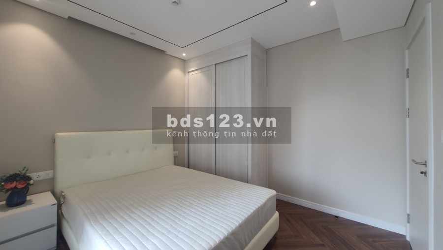 Cho thuê chung cư cao cấp King Palace 108 Nguyễn Trãi 99m2 3PN full nội thất.L/H: 0963146006