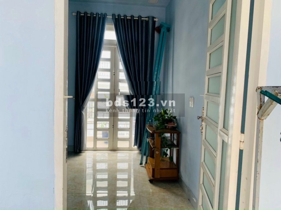 Nhà hẻm xe tải Lê Sát, 2 lầu, sân thượng, 3 PN, 4WC