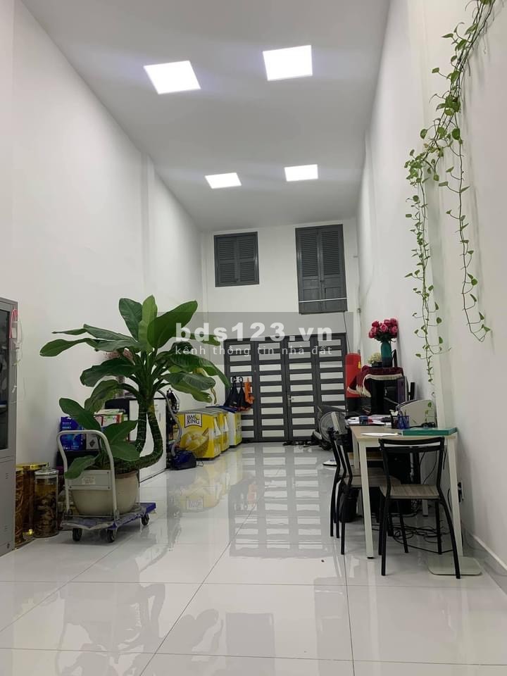 Bán nhà Hoàng Văn Thụ, hẻm xe hơi, 4 lầu, dt 70m2, giá rẻ, kinh doanh, lh 0904358019