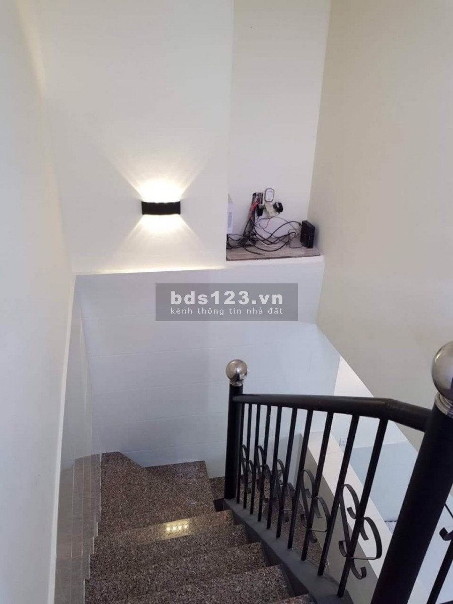 Nhà nguyên căn đẹp đường số 2, phường Trường Thọ, giá 1.8 tỷ, nở hậu