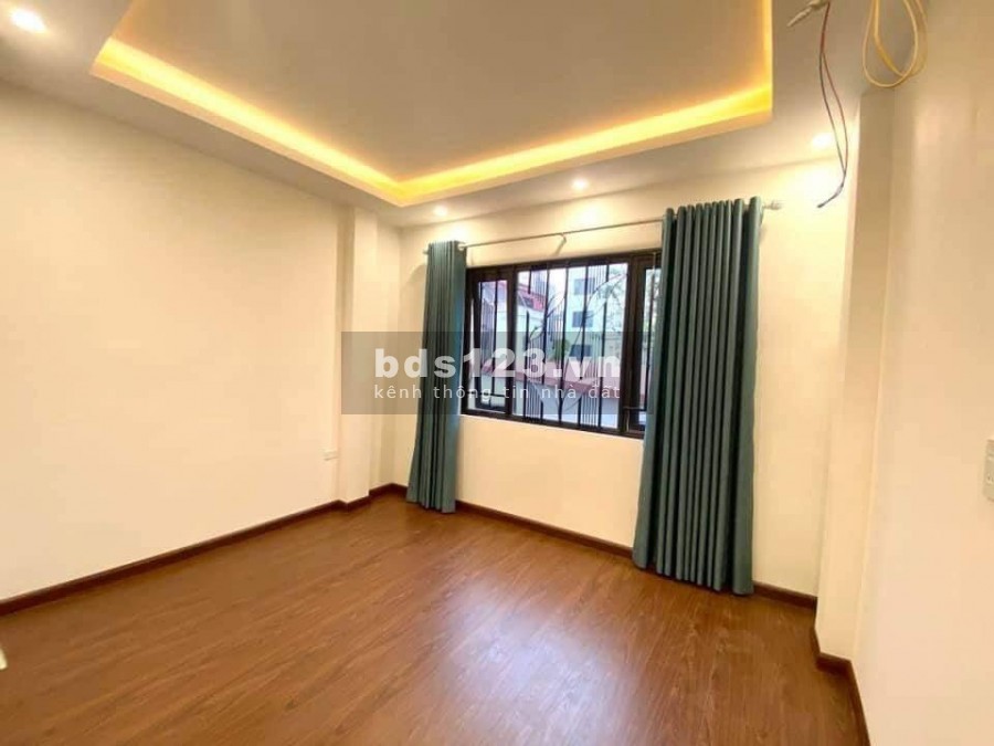 Bán nhà nguyên căn phố Bồ Đề, an sinh đỉnh, dt 50m2, 5 tầng, chỉ hơn 4 tỷ
