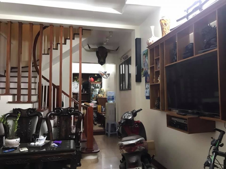 Nhà hiếm trung tâm Cầu Giấy 44m2*5T, giá chỉ 4.5 tỷ