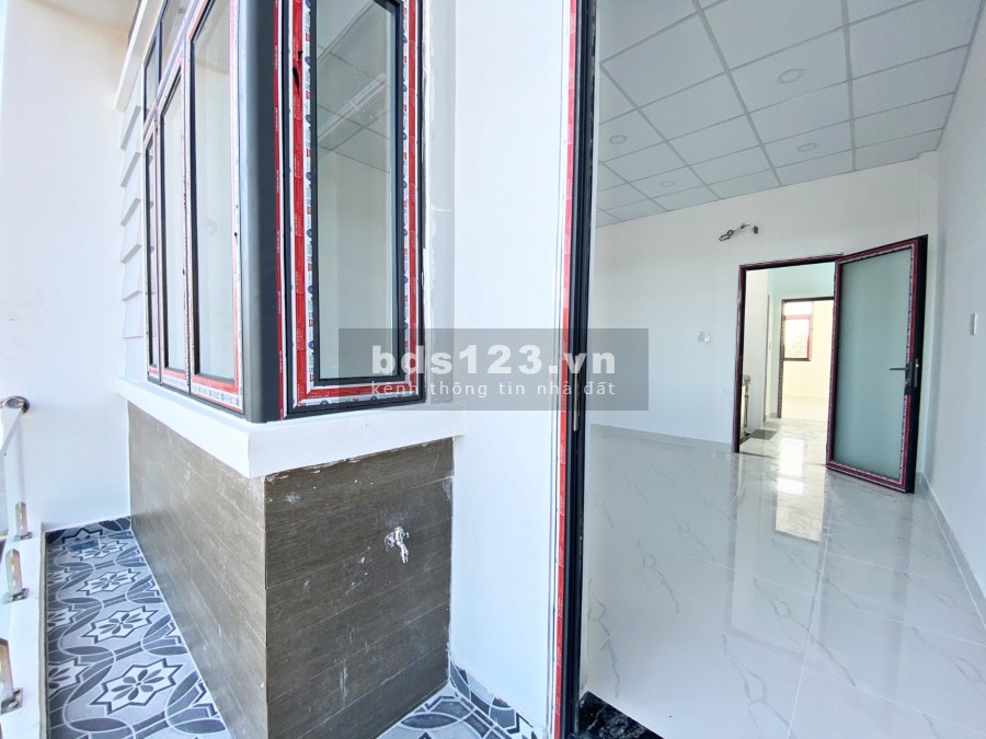 Bán gấp nhà đẹp 1 lầu, mới xây gần Chợ Bình Chánh, SHR