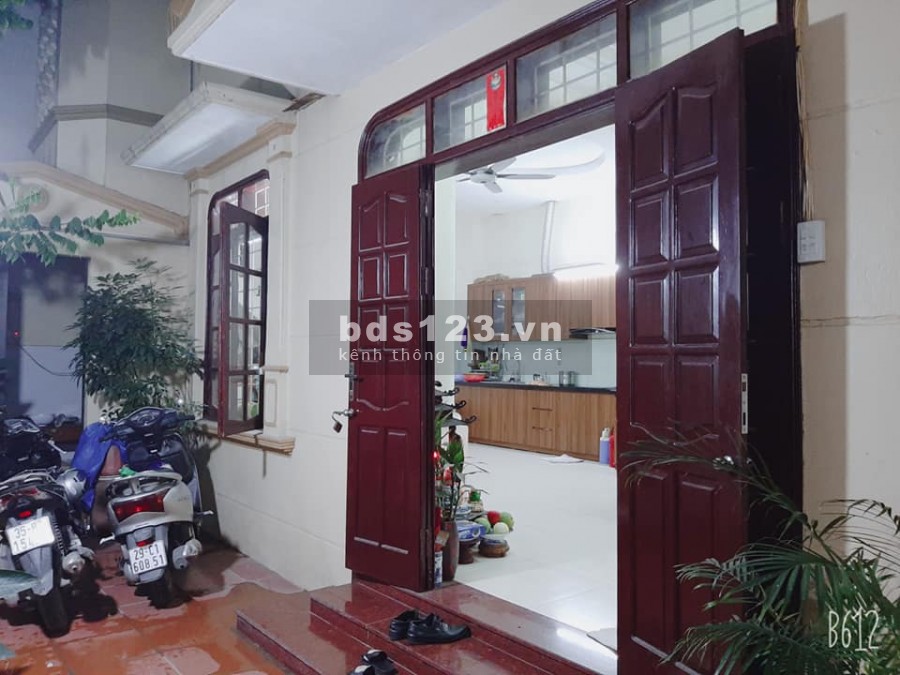 Bán nhà Tây Hồ Lạc Long Quân diện tích 75m2 giá 7.7 tỷ Hồ Tây