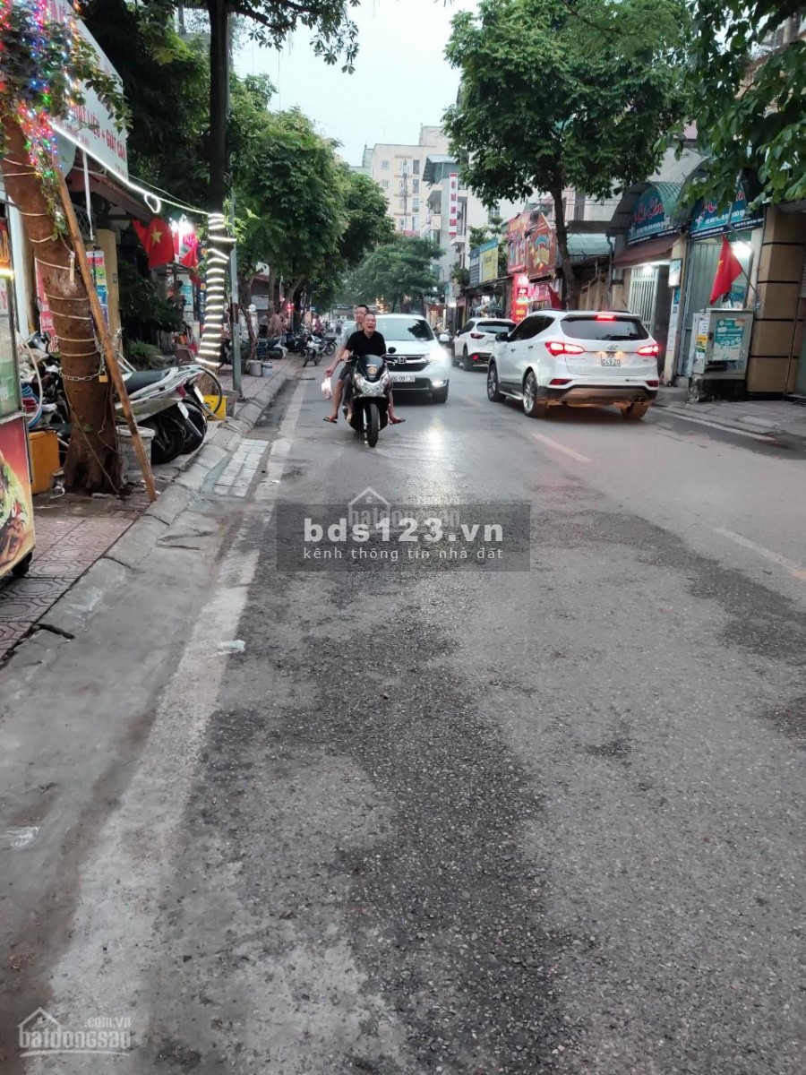 Cần bán rất gấp mảnh đất mặt đường khu Sài Đồng 114m2 giá 100tr/m2, đường 17m, Vỉa hè.