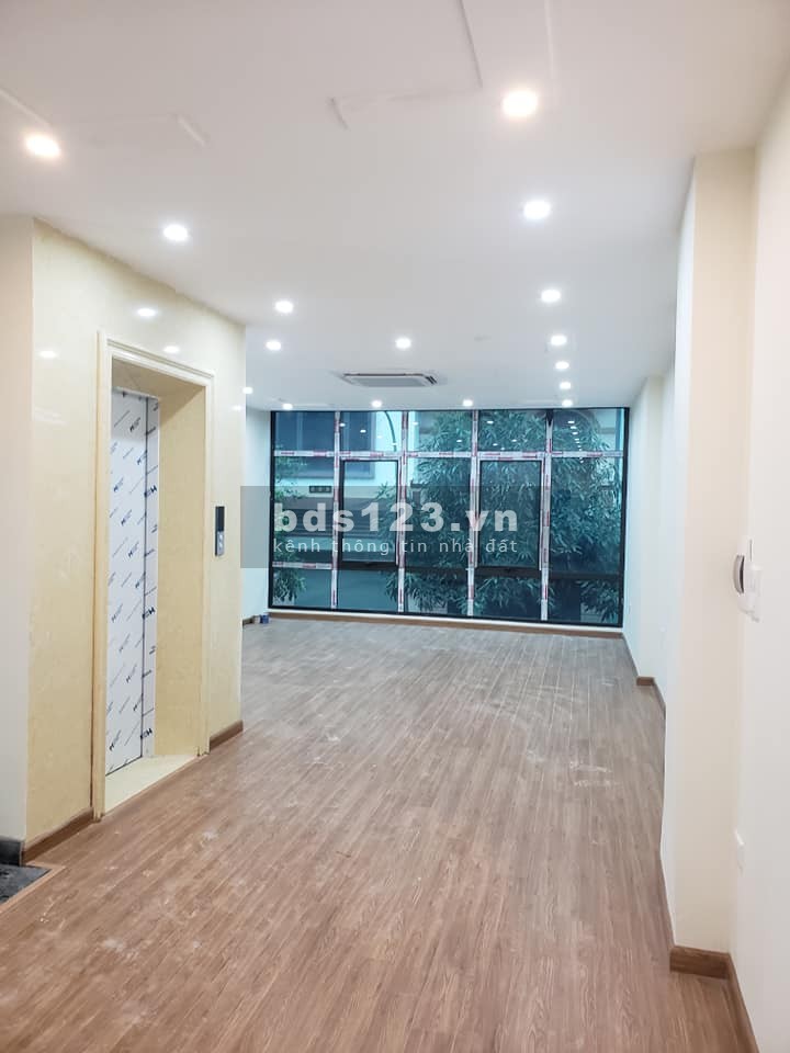 Bán nhà Lạc Long Quân mới 100%, 7 tầng thang máy - 65m2 - 14 tỷ