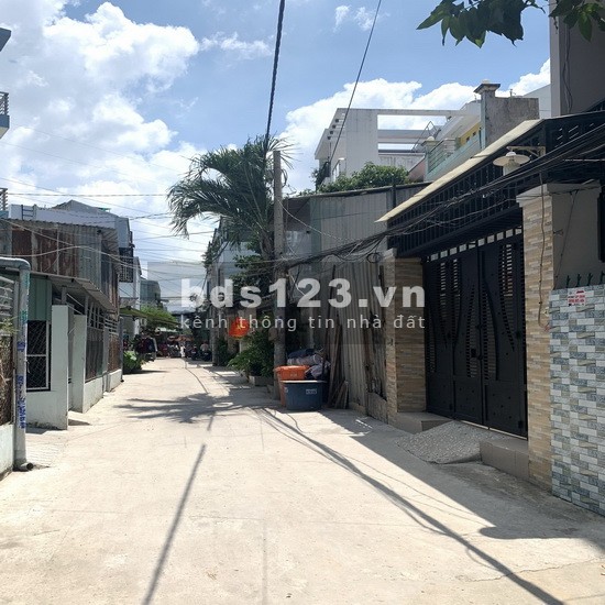 Nhà 1 lầu diện tích: 4x20m, hẻm xe hơi Huỳnh Tấn Phát, phường PT, Quận 7