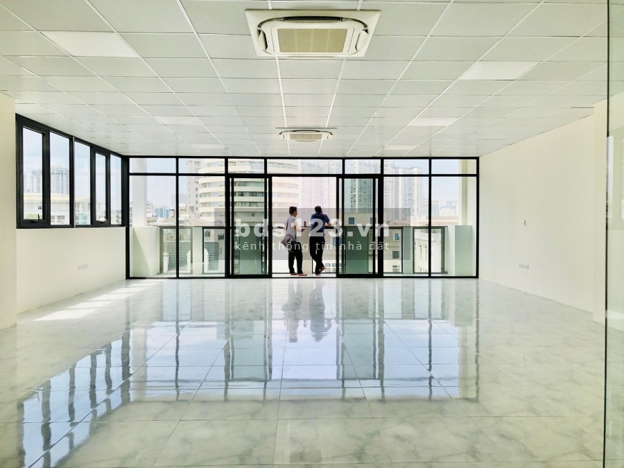 Chính chủ cho thuê văn phòng 100m2 thông thủy chỉ 15 triệu ngay ngã tư sở