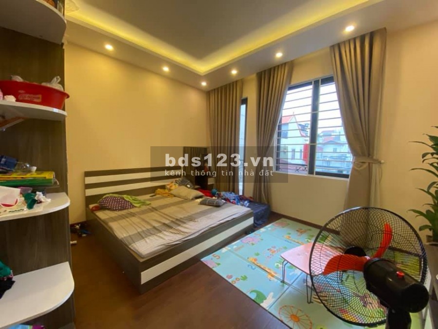 Bán nhà nguyên căn Tây Hồ Âu Cơ 2 thoáng 70m2, giá 7.8tỷ view Hồ Tây