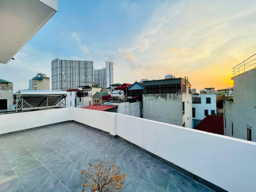 Bán Nhà Phan Đình Giót 70m2, 5 Tầng Thang Máy, Mới Koong, MT 4m, Ô Tô Tránh, Gần Phố