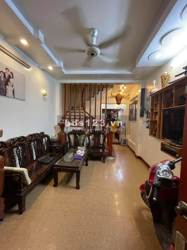 Bán nhà Ngõ 110 Trần Duy Hưng. 55m2, 5 tầng, MT 4M, 5.1 tỷ. LH: 0936161529